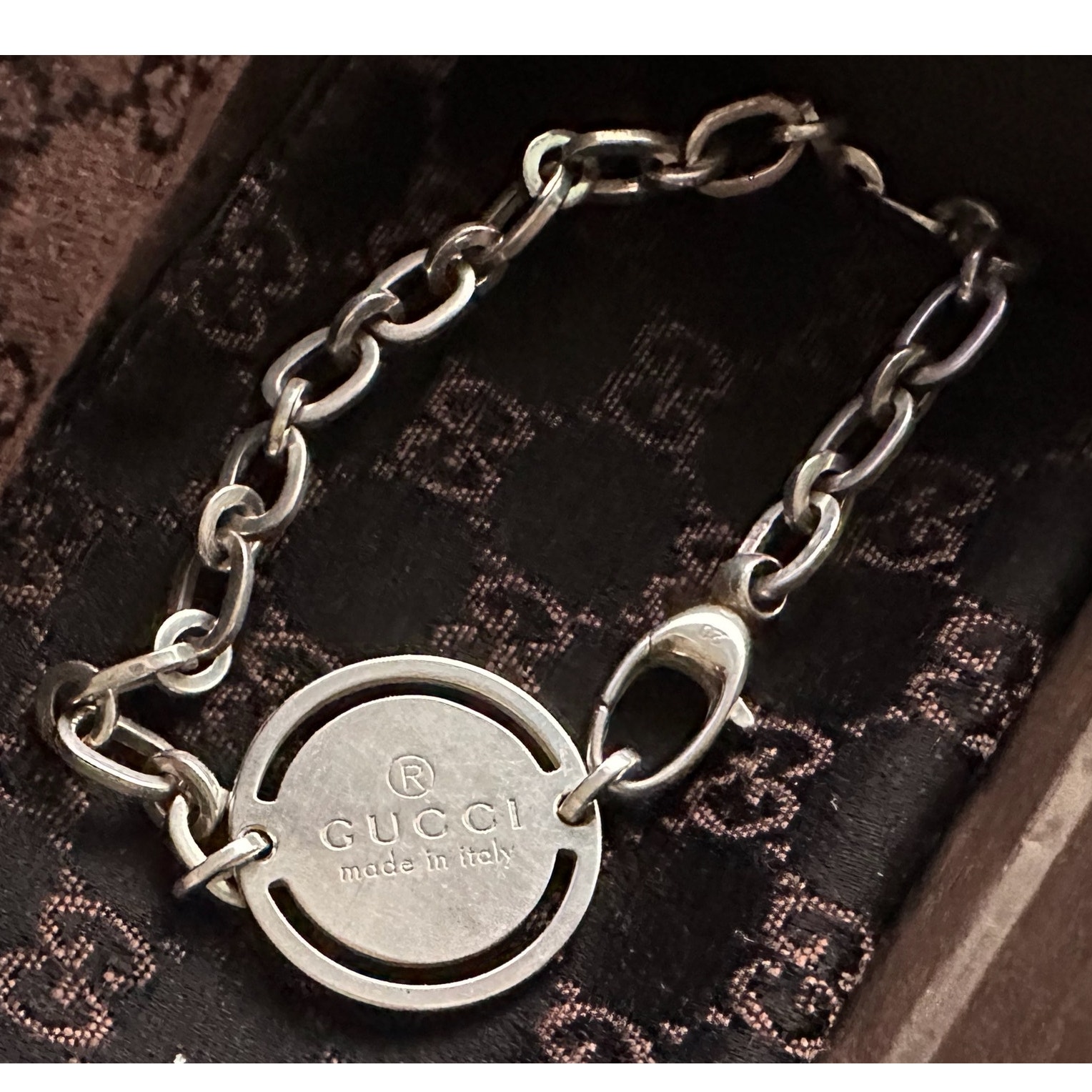 Gucci Circle Disc Plate Bracelet In Box With Dust Bag